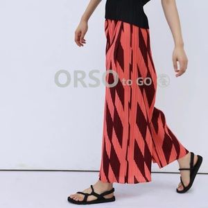 Brownish-red plisse please Pants